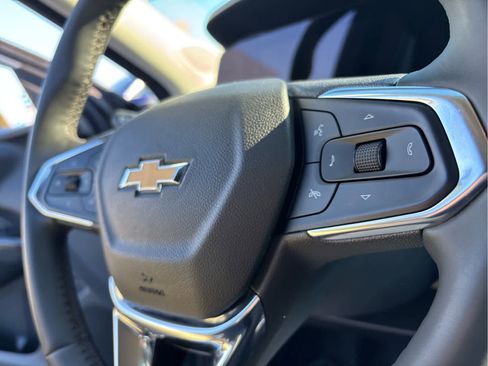 Certified 2024 Chevrolet Trax LT w/ Driver Confidence Package image 12