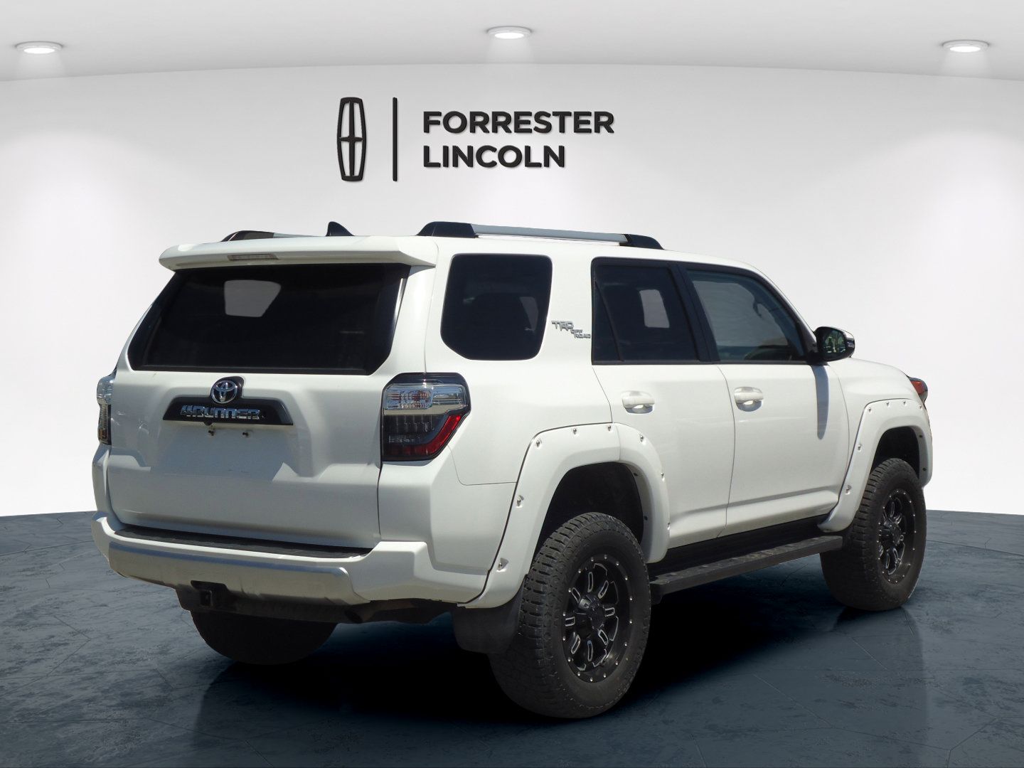 Used 2018 Toyota 4Runner TRD Off-Road Premium AWD/4WD image 3