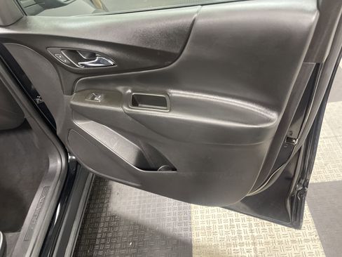 Used 2021 Chevrolet Equinox LT image 23