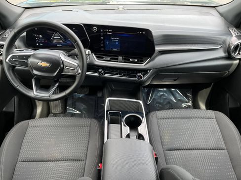 Used 2025 Chevrolet Equinox LT FWD image 33