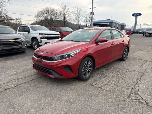 Used 2024 Kia Forte LXS FWD image 7