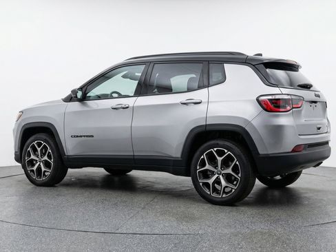 Used 2025 Jeep Compass Limited image 6