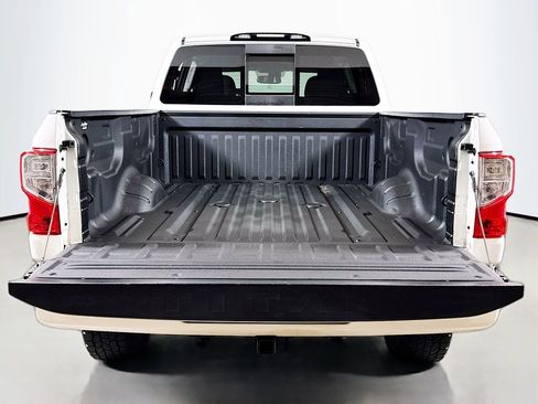 Used 2017 Nissan Titan SV RWD image 24