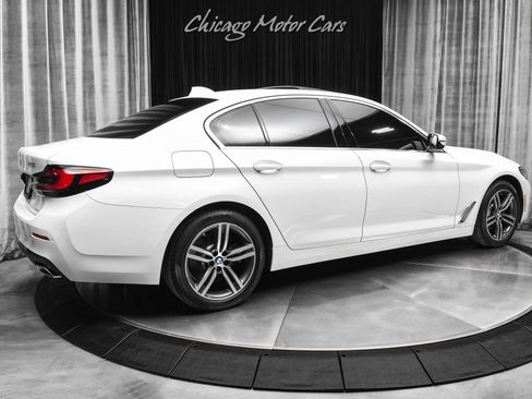 Used 2022 BMW 530i xDrive w/ Premium Package AWD/4WD image 5