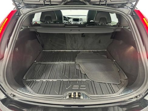 Used 2018 Volvo V60 T6 R-Design Platinum AWD/4WD image 15