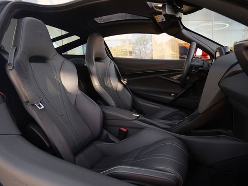 Used 2018 McLaren 720S Performance image 11