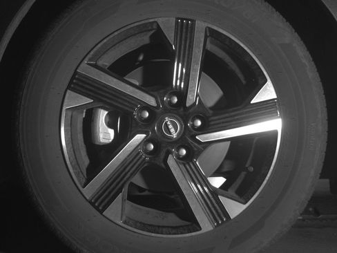Used 2025 Nissan Sentra SV FWD image 12