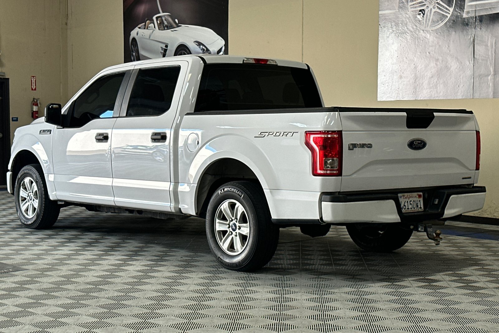 Used 2016 Ford F150 XL w/ Equipment Group 101A Mid RWD image 6