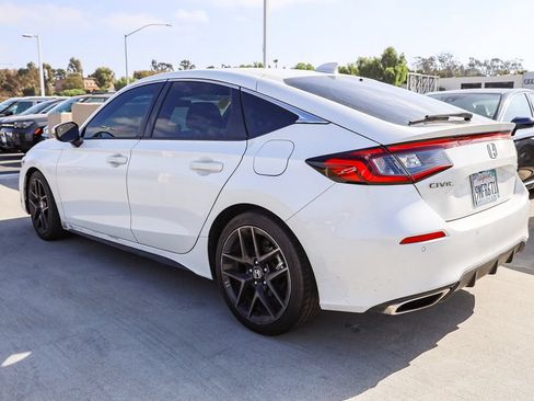 Used 2024 Honda Civic Sport Touring image 6