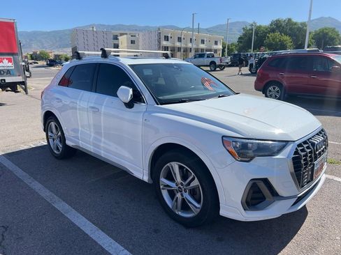 Used 2021 Audi Q3 2.0T Premium w/ Convenience Package AWD/4WD image 2