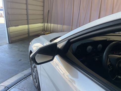 Certified 2024 Hyundai Elantra SEL image 11