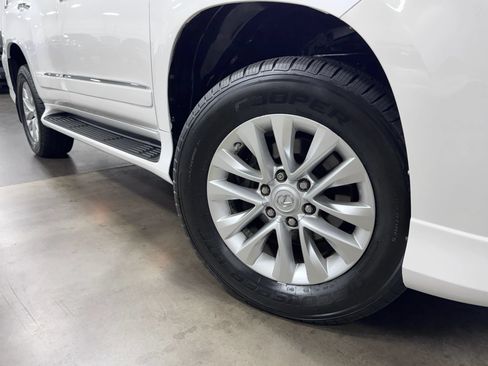 Used 2017 Lexus GX 460 AWD/4WD image 21