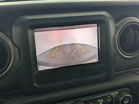 Used 2022 Jeep Wrangler Unlimited Sport image 19