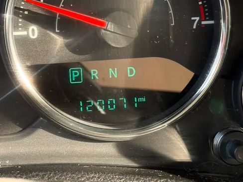 Used 2015 Jeep Wrangler Unlimited Sahara w/ Connectivity Group AWD/4WD image 7