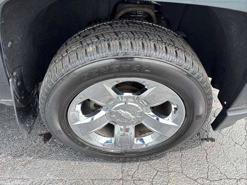 Used 2017 Chevrolet Silverado 1500 LTZ Z71 w/ LTZ Plus Package AWD/4WD image 23