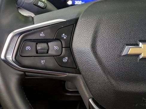 Used 2025 Chevrolet Trax LT w/ LT Convenience Package FWD image 20