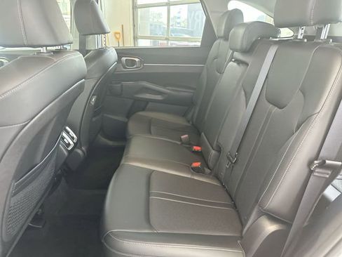 Certified 2023 Kia Sorento S FWD image 26