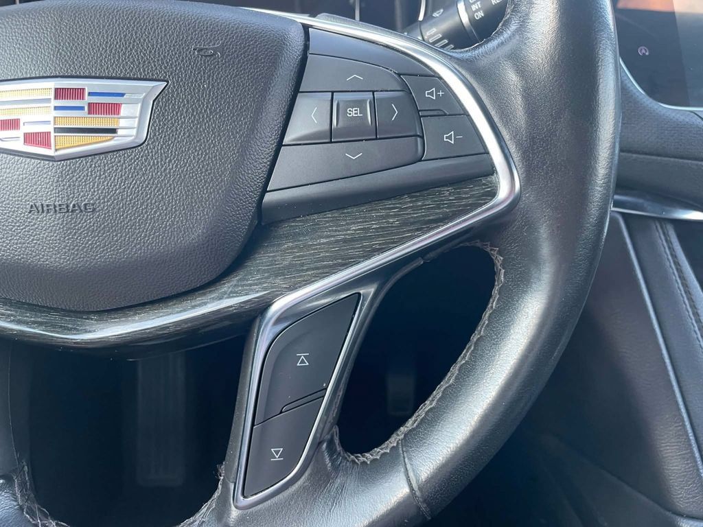 Used 2022 Cadillac XT5 Premium Luxury FWD image 11