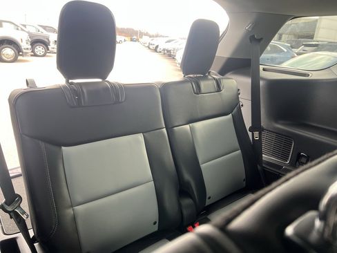 Certified 2022 Ford Explorer XLT w/ Equipment Group 202A image 14