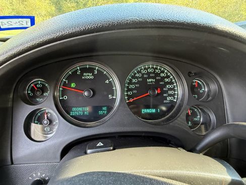 Used 2011 GMC Sierra 2500 Denali w/ Suspension Package, Off-Road image 18