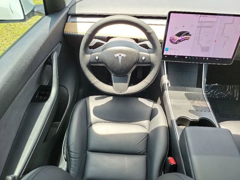 Used 2021 Tesla Model Y 2WD image 12