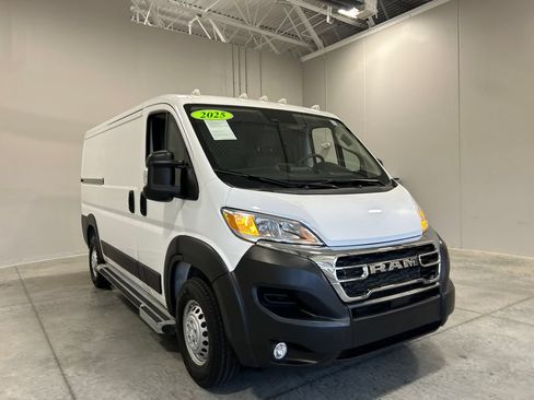 Used 2025 RAM ProMaster 2500 w/ U-Haul Equipment Group FWD image 4