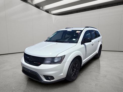 Used 2019 Dodge Journey SE w/ Blacktop Package FWD image 1
