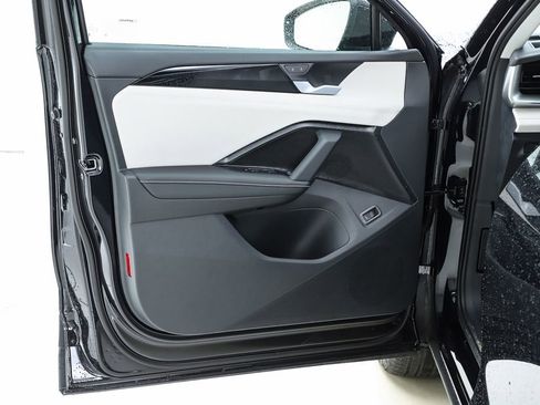 New 2026 Volkswagen Tiguan SE AWD/4WD image 18