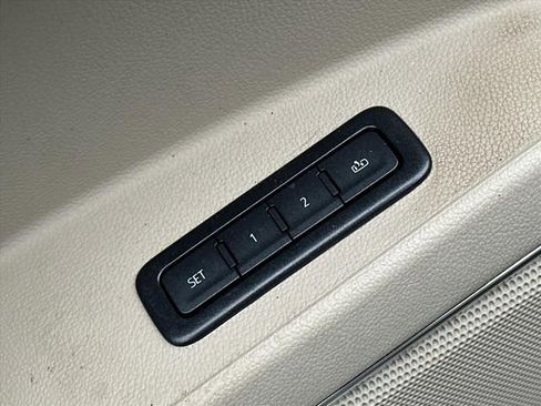 Certified 2020 GMC Yukon Denali w/ Open Road Package AWD/4WD image 23
