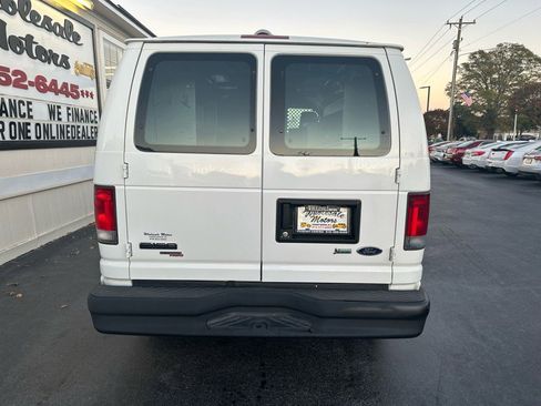 Used 2011 Ford E-150 and Econoline 150 w/ Commercial Cargo Van Pkg image 5