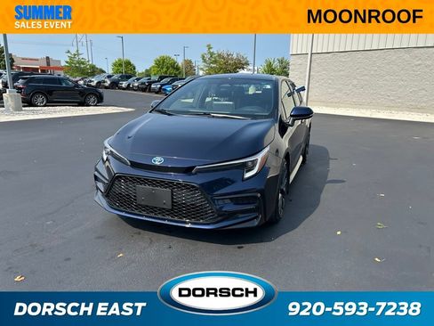 Used 2025 Toyota Corolla SE w/ SE Premium Package FWD image 1