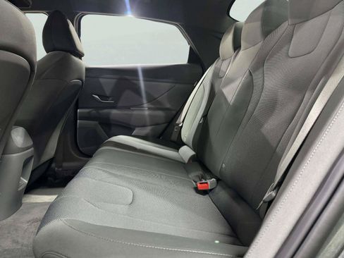 Used 2026 Hyundai Elantra SE FWD image 33