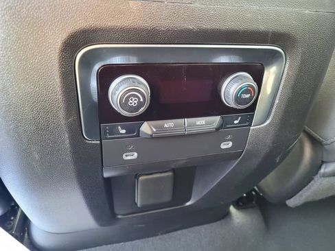 Used 2024 Chevrolet Tahoe Premier AWD/4WD image 11