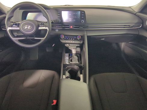 Used 2025 Hyundai Elantra Hybrid FWD image 16
