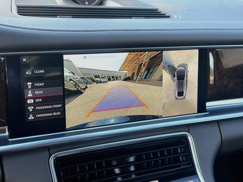 Used 2020 Porsche Panamera RWD image 14