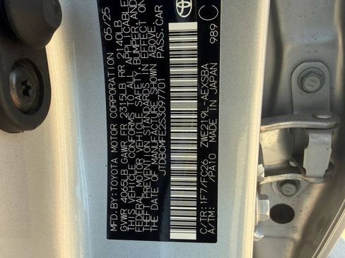 Used 2025 Toyota Corolla SE w/ Convenience Package FWD image 31