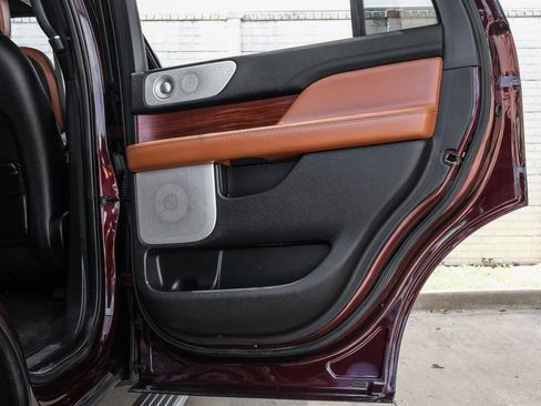 Used 2020 Lincoln Navigator Reserve w/ Luxury Package RWD image 58