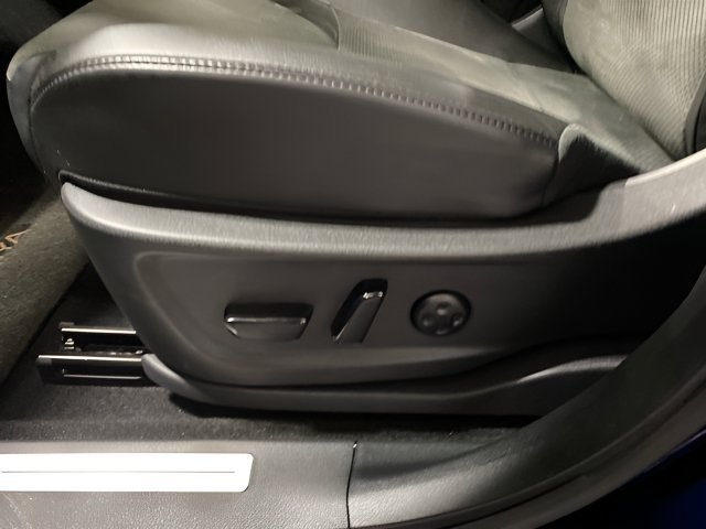 Certified 2023 Nissan Ariya AWD image 10