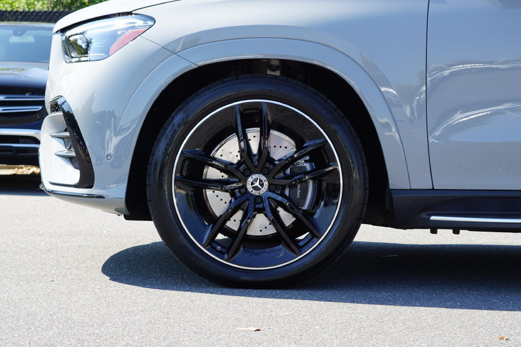 Certified 2025 Mercedes-Benz GLE 450 4MATIC image 9