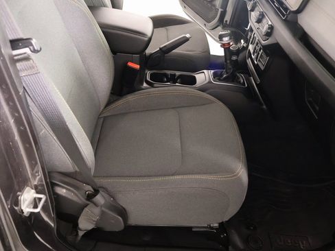 Used 2025 Jeep Wrangler Sport image 12