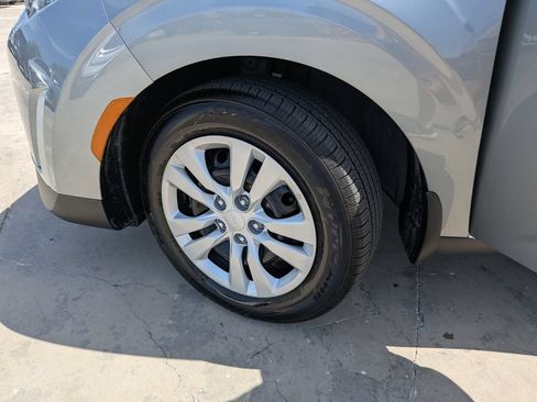 Certified 2024 Kia Soul LX FWD image 34