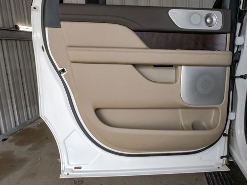 Used 2022 Lincoln Navigator L Reserve AWD/4WD image 48