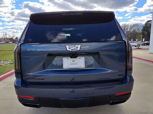 New 2026 Cadillac Escalade ESV Platinum Sport w/ LPO, ONYX Package image 5