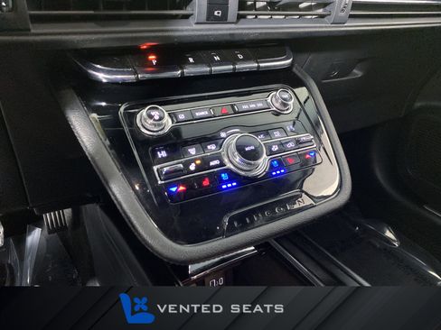 Used 2020 Lincoln Corsair Standard w/ Equipment Group 101A image 6