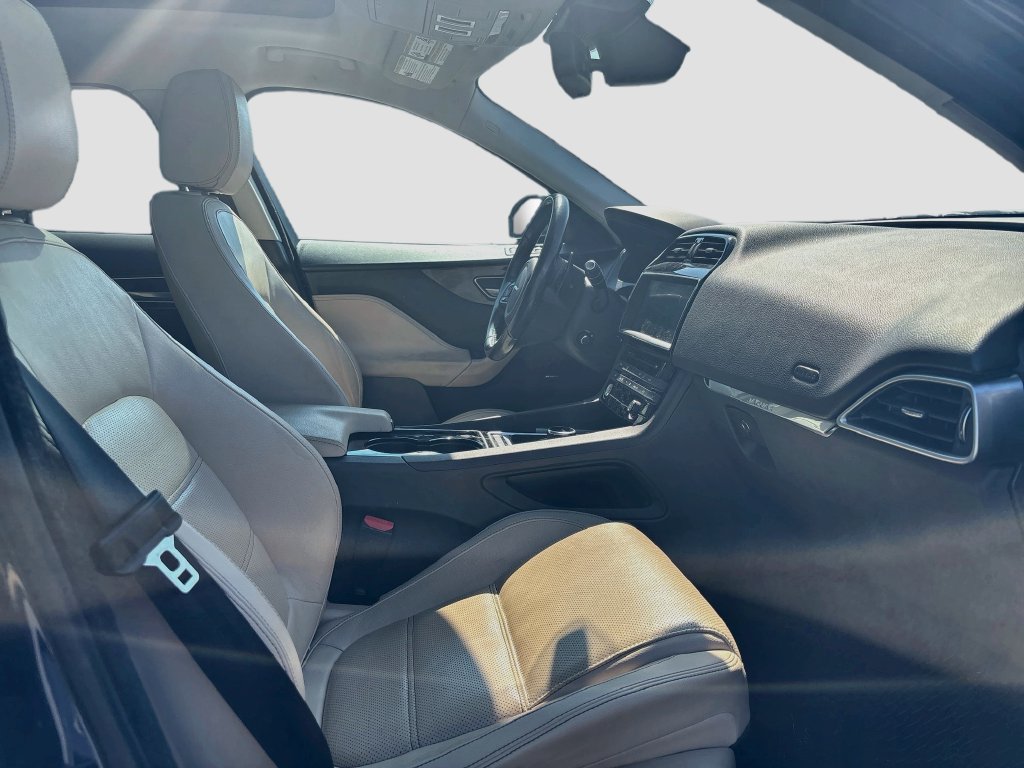 Used 2017 Jaguar F-PACE Prestige AWD/4WD image 25