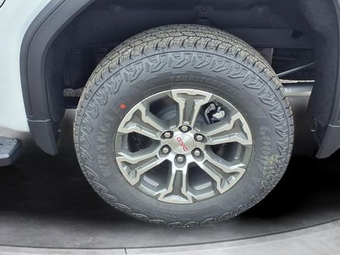 New 2026 GMC Sierra 1500 SLE w/ X31 Off-Road Package AWD/4WD image 15