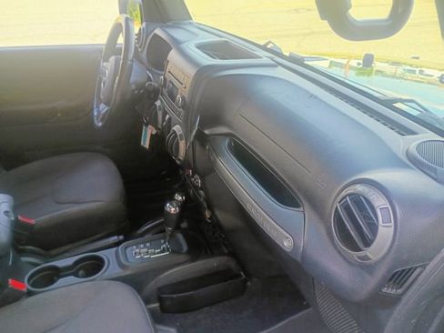Used 2015 Jeep Wrangler Unlimited Sport w/ Quick Order Package 24S AWD/4WD image 42