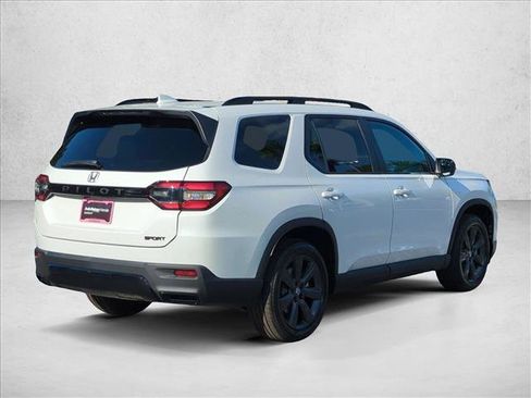 New 2026 Honda Pilot Sport image 2
