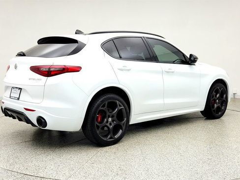 Used 2023 Alfa Romeo Stelvio Veloce AWD/4WD image 5