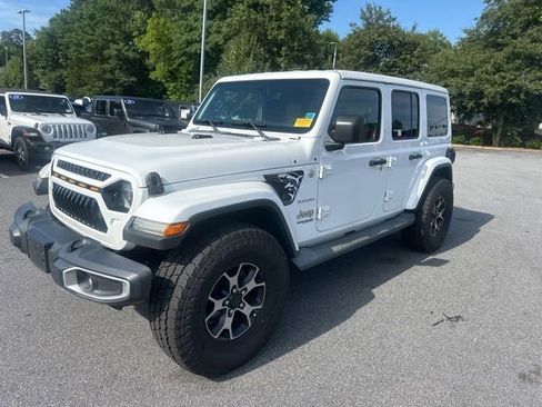 Used 2018 Jeep Wrangler Unlimited Sahara w/ Dual Top Group AWD/4WD image 7